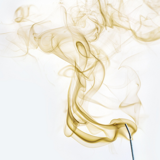 4 Bienfaits Méconnus de l'Encens : Découvrez Ses Vertus Cachées