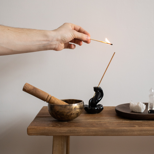 Encens et acupression : le combo gagnant pour un bien-être profond