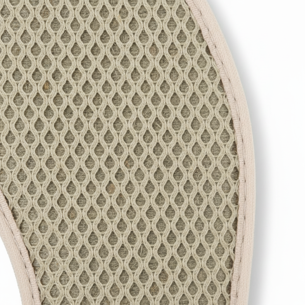 Semelles en bambou respirantes – gros plan texture maille naturelle et fibres de bambou