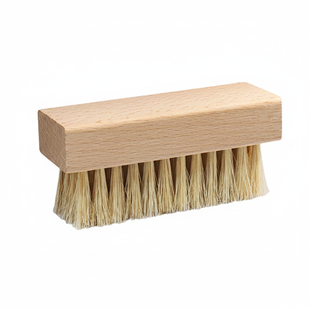 Brosse à chaussures en bois de hêtre – soies claires nylon doux – compatible cuir lisse et sneakers – Ledoscare