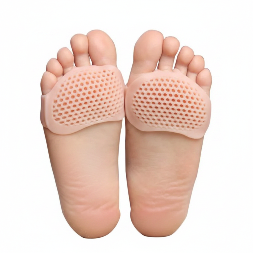Coussins protecteurs métatarses en gel silicone nude – paire côte à côte, texture alvéolée respirante, fond blanc