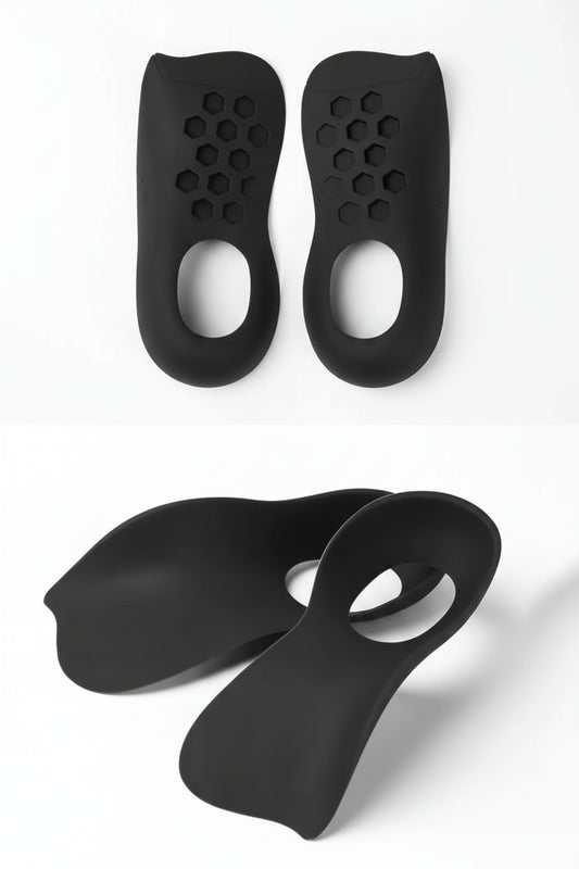 Soutiens talon et voûte plantaire en silicone noir – paire recto/verso, picots hexagonaux et pad ovale, fond blanc